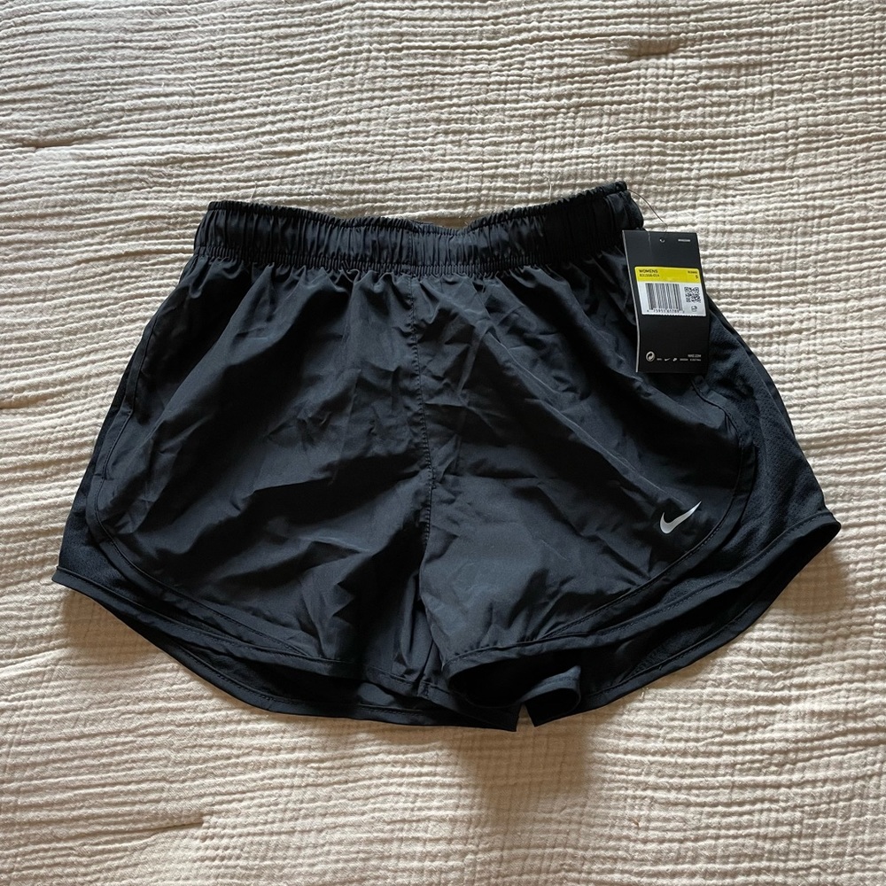 Nike Women’s Tempo Running Shorts Size Small New With Tags